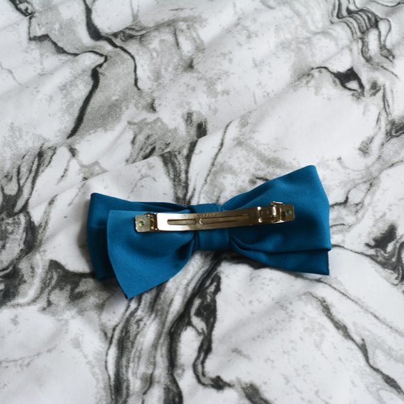 Large Blue Hair Bow - Picture 2 of 2